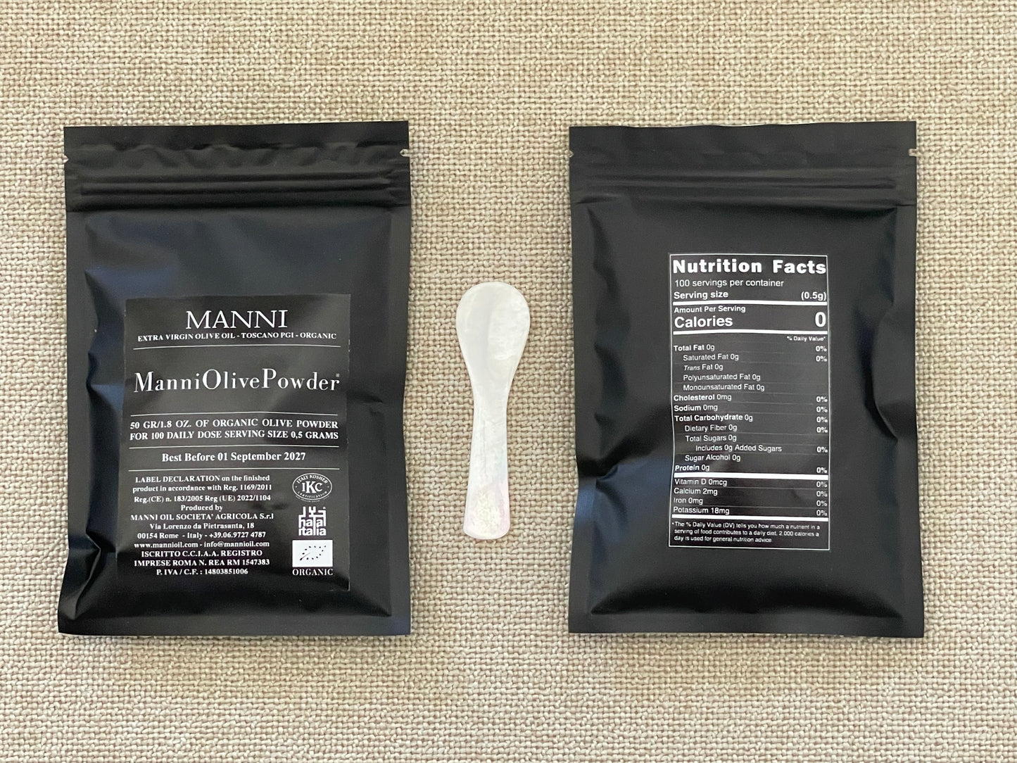 
                  
                    ManniOlivePowder® (50 gr/1,8 oz) - The skin of an olive doesn't wrinkle, why should yours?
                  
                